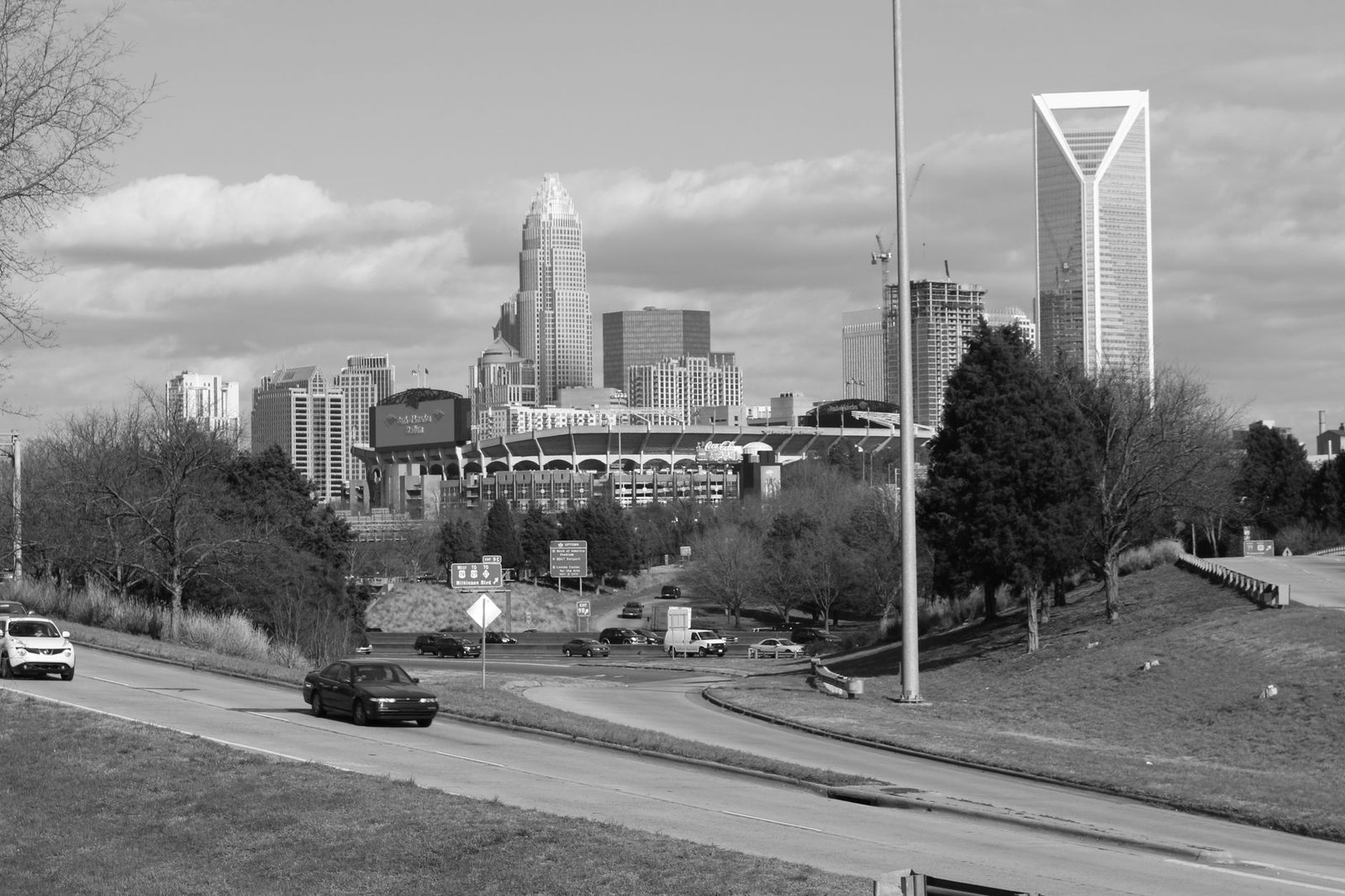 Black and white view of the Charlotte, North Carolina skyline